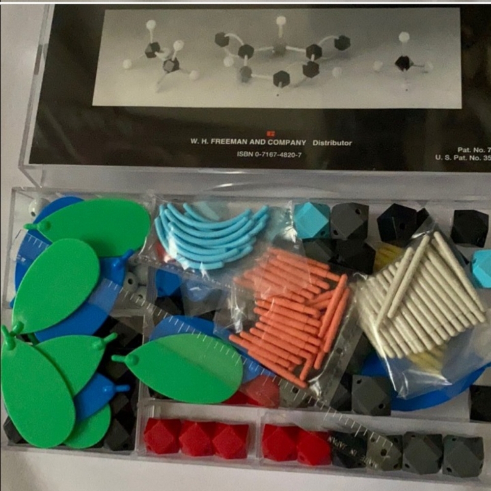 HGS Molecular Structure Model Kit - Picture 8 of 8